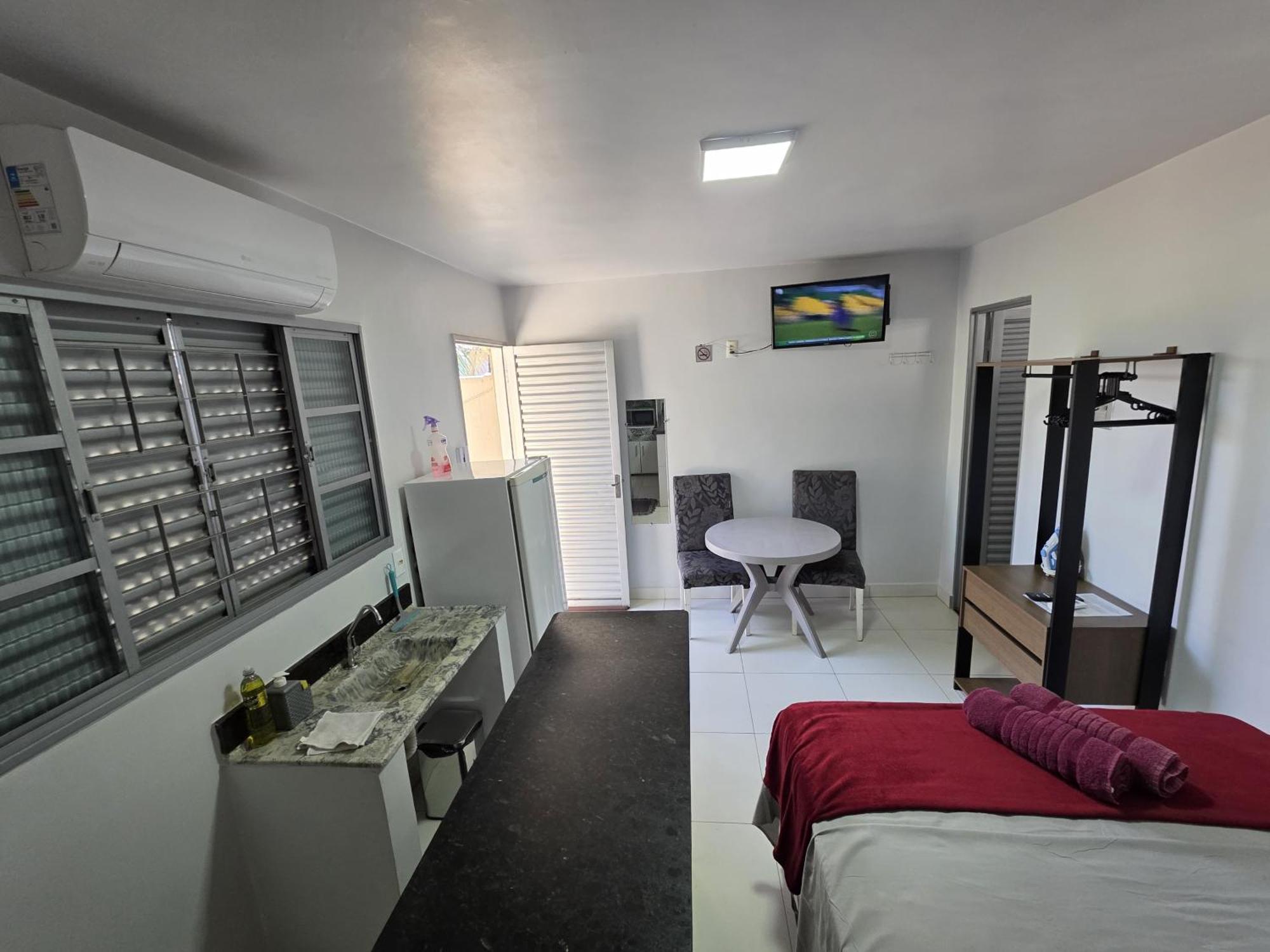 Villa Suite1 Privativa Climatizada Mobiliada Com Garagem E Wi-fi Goiania