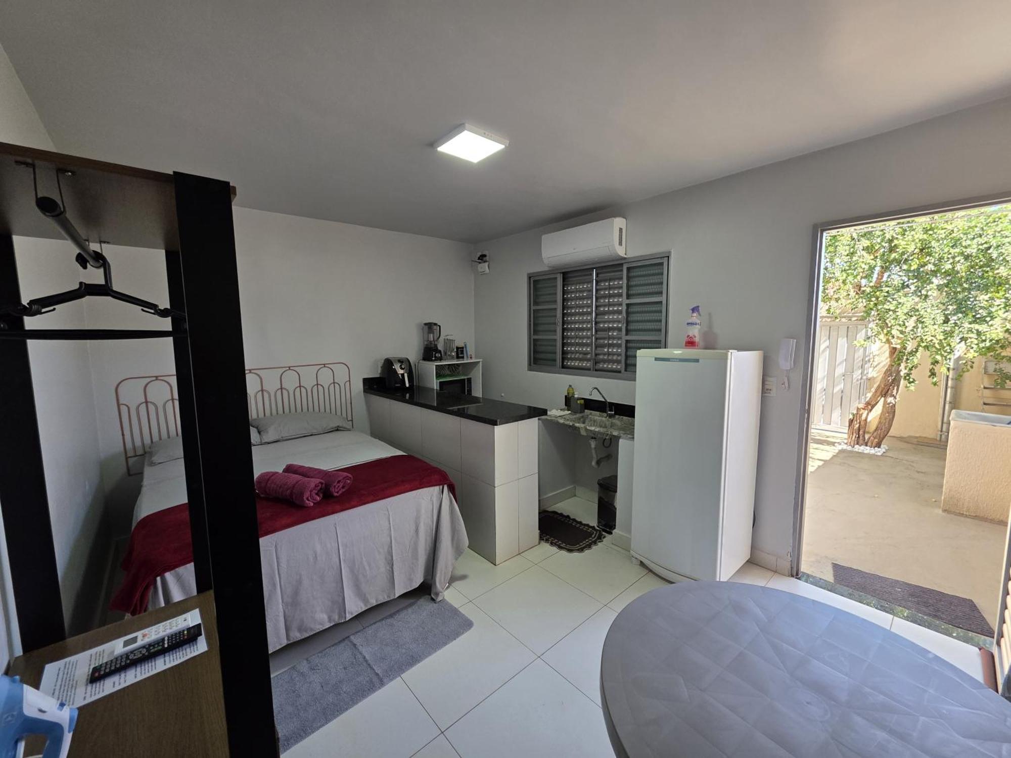 Suite1 Privativa Climatizada Mobiliada Com Garagem E Wi-fi Villa Goiania