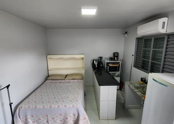 Suite Privativa Climatizada Mobiliada Com Garagem E Wi-Fi 1